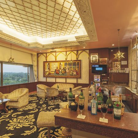 Hotel Clarks Shiraz Агра Екстер'єр фото
