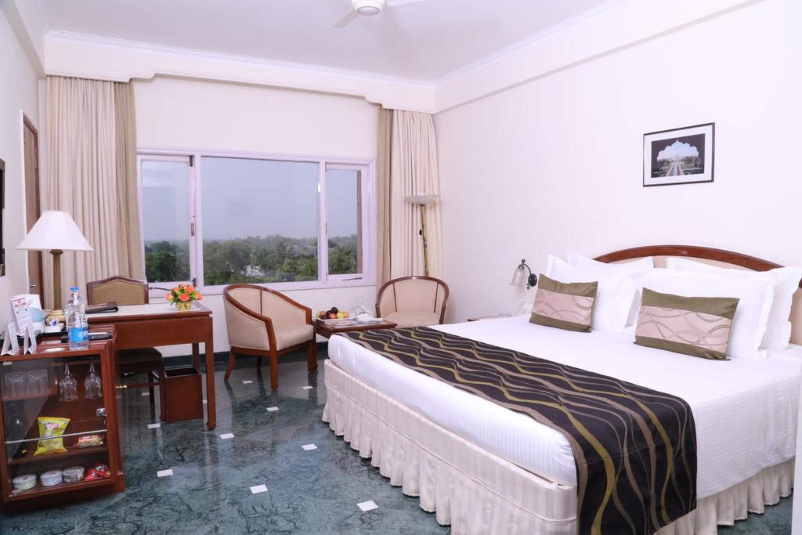 Hotel Clarks Shiraz Агра Екстер'єр фото