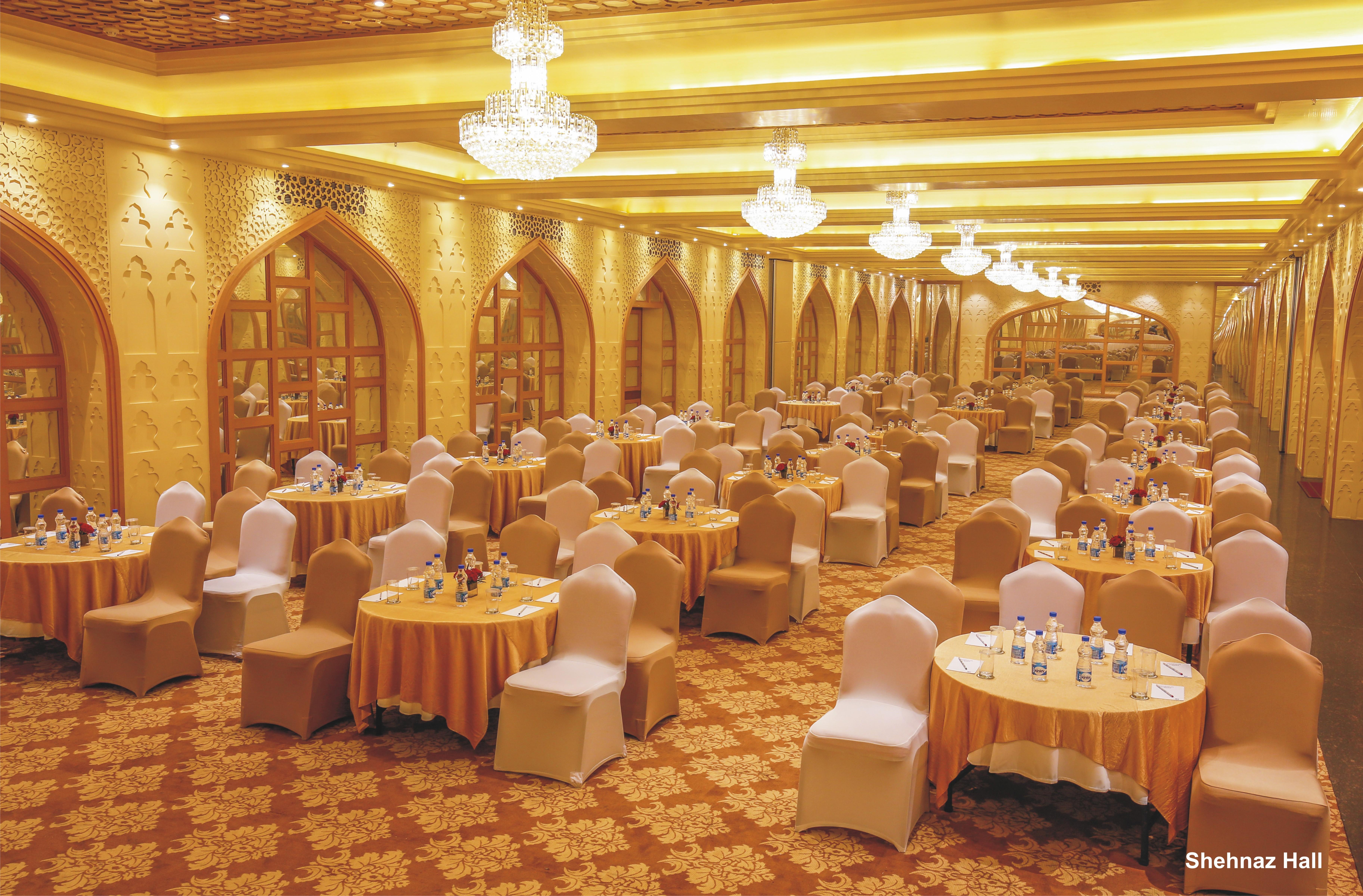 Hotel Clarks Shiraz Агра Екстер'єр фото