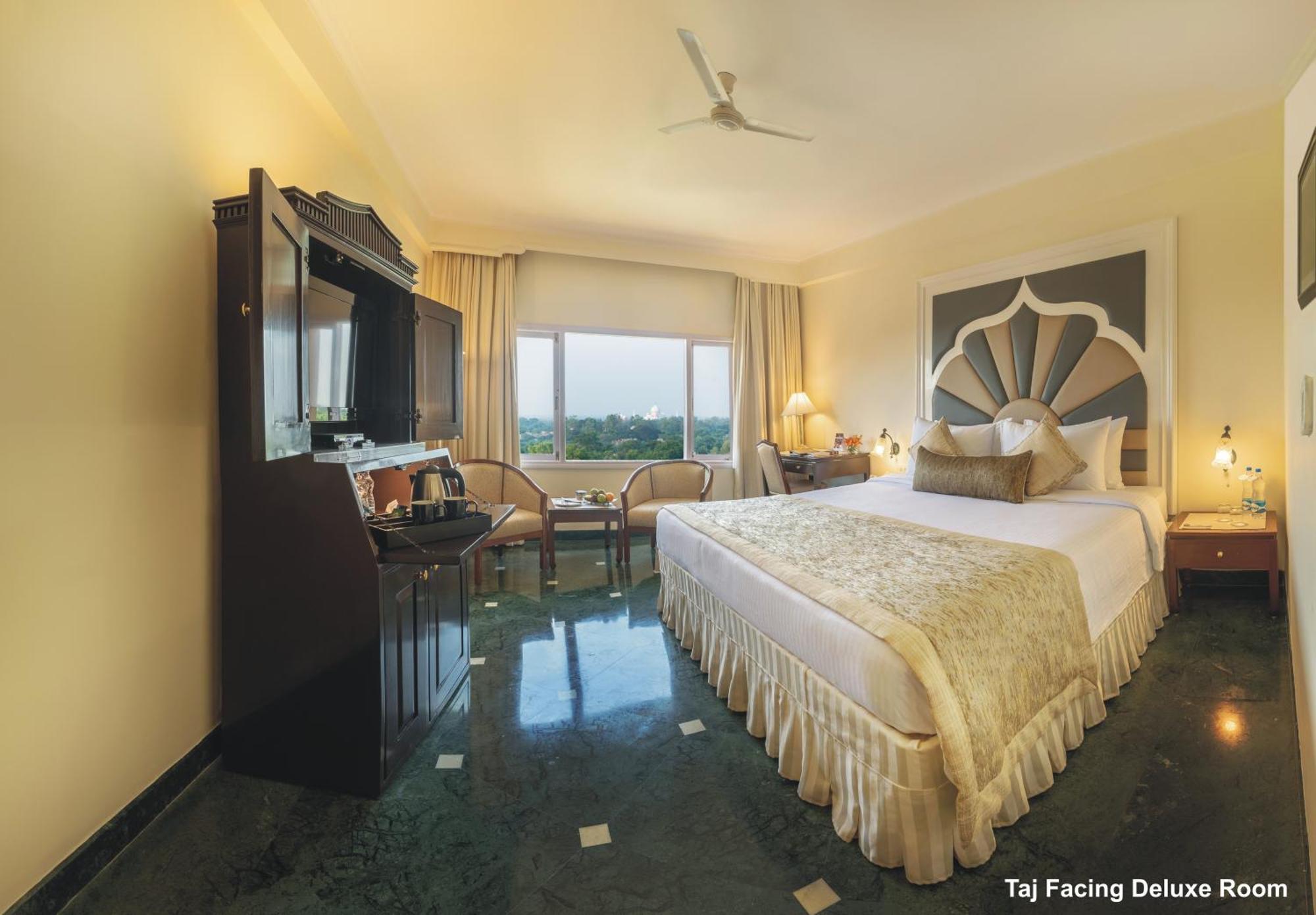 Hotel Clarks Shiraz Агра Екстер'єр фото